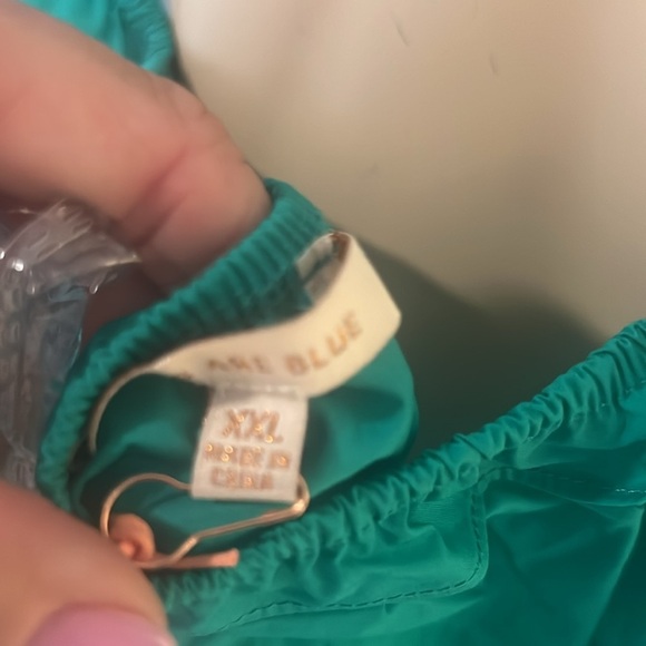 Green Tank Top - Picture 4 of 4